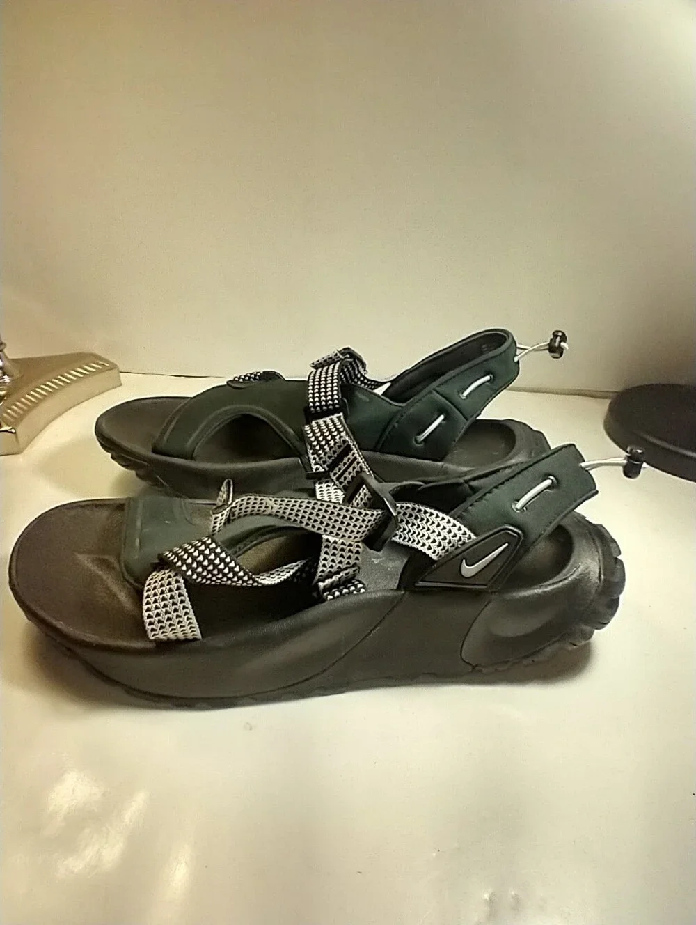 Nike Trail Oneonta Black Pure Platinum Sandals Shoes Men's sz 11 (DJ6604-001).